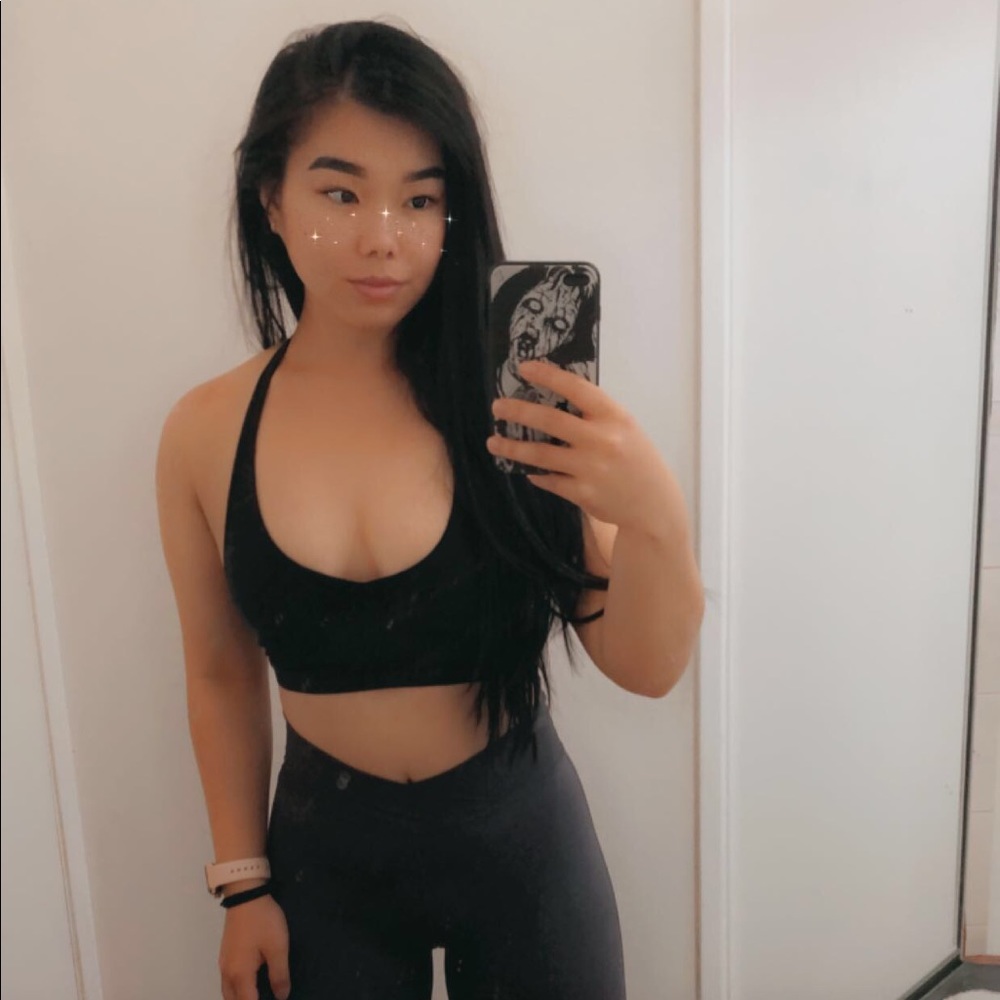 Meet your Posher, Nora